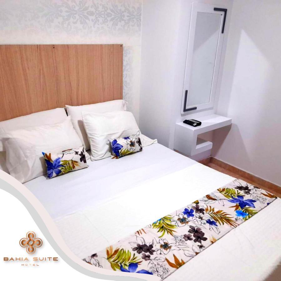 Hotel Bahia Suite ซันตามาร์ตา ภายนอก รูปภาพ