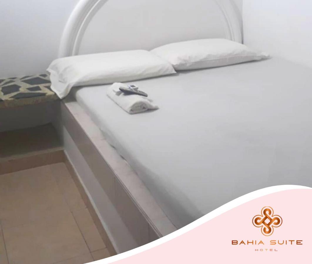 Hotel Bahia Suite ซันตามาร์ตา ภายนอก รูปภาพ