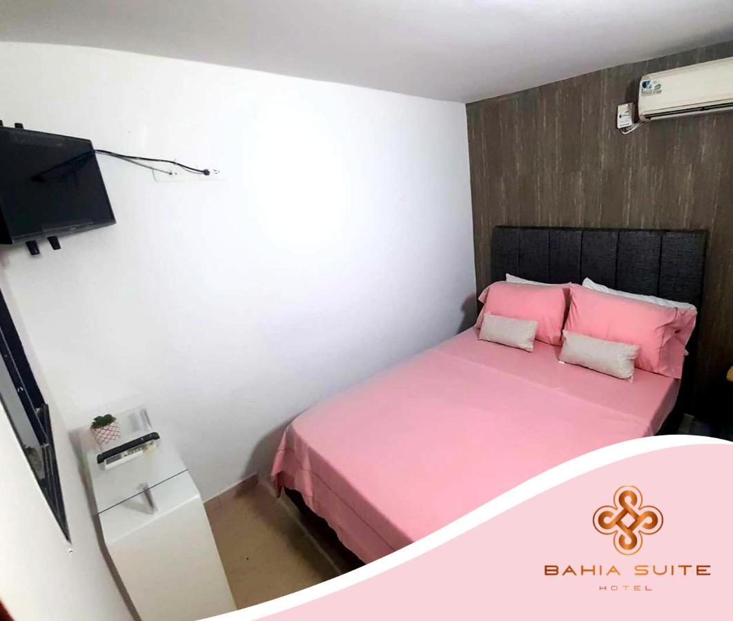 Hotel Bahia Suite ซันตามาร์ตา ภายนอก รูปภาพ