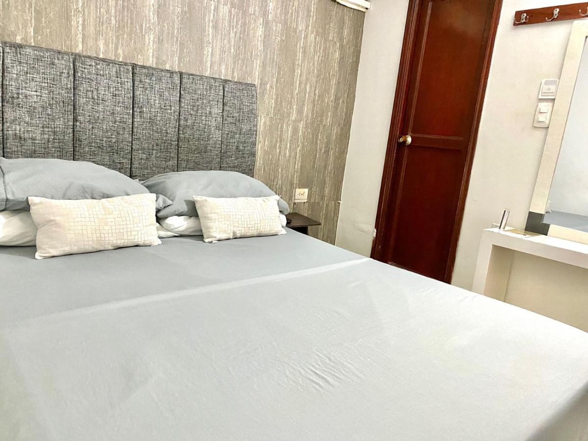 Hotel Bahia Suite ซันตามาร์ตา ภายนอก รูปภาพ