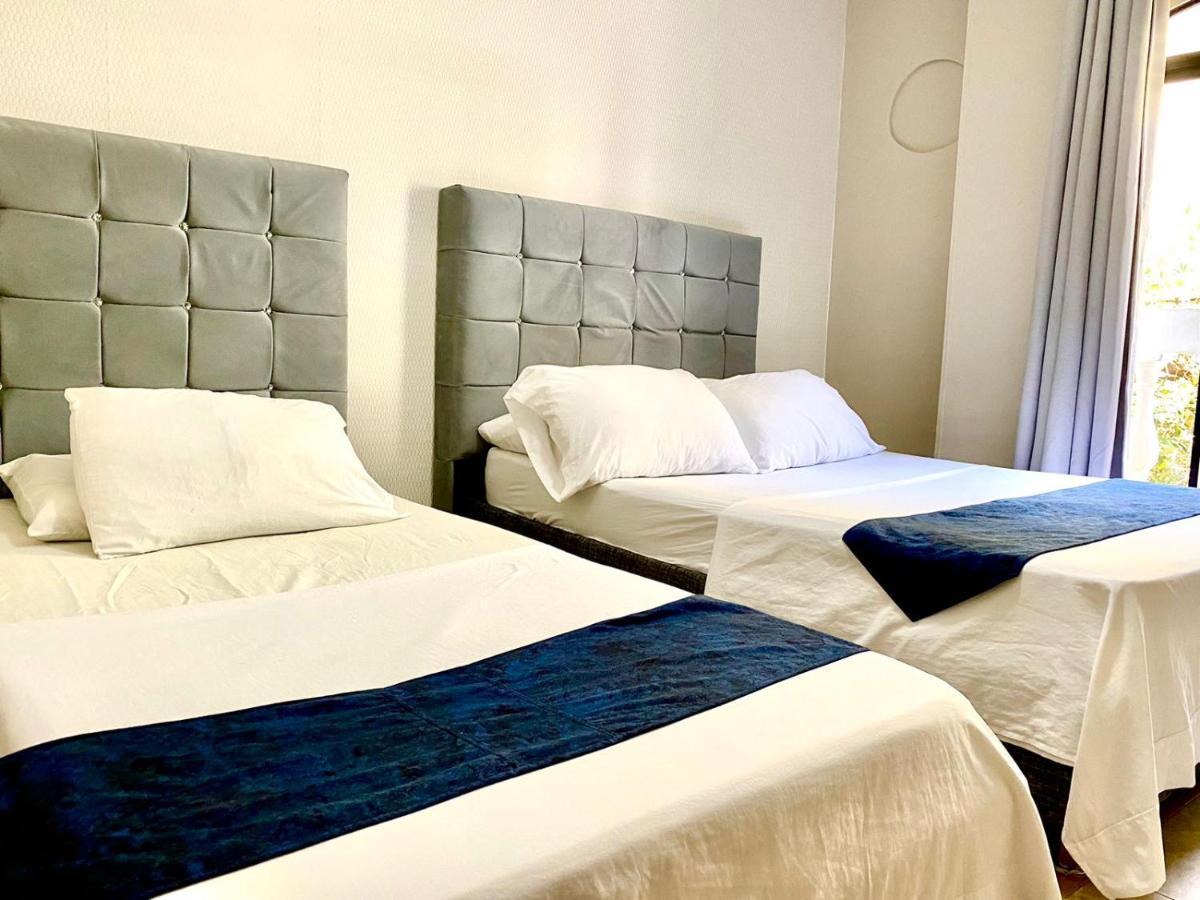 Hotel Bahia Suite ซันตามาร์ตา ภายนอก รูปภาพ