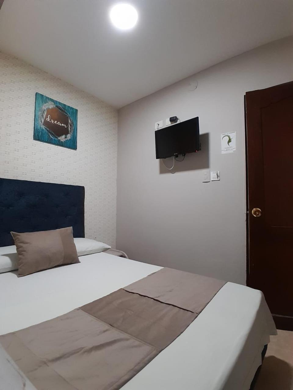 Hotel Bahia Suite ซันตามาร์ตา ภายนอก รูปภาพ